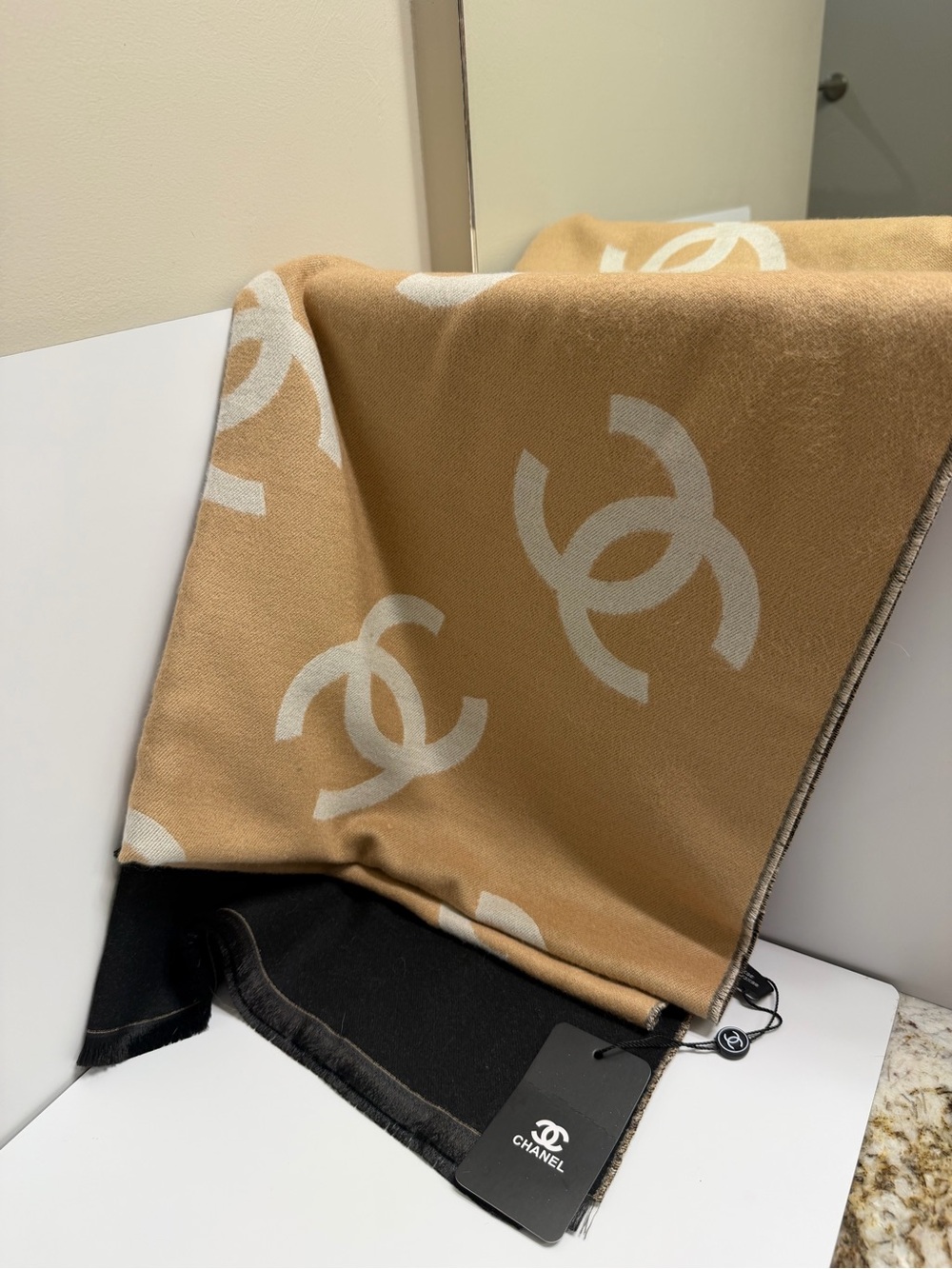 Chanel Fashion Beauty - Beige and White Cashmere and Silk CC Logo Scarf 70x24